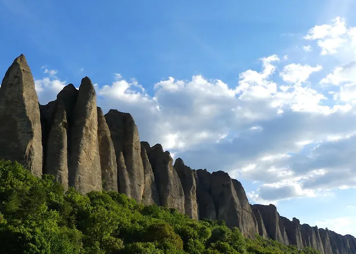 לינה וארוחת בוקר Les Vieux Murs 4*