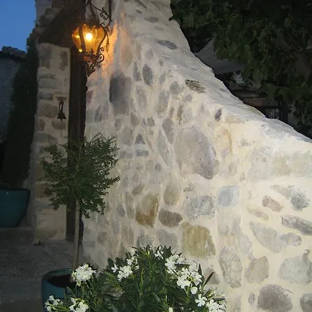 Les Vieux Murs * Montfort (Alpes-de-Haute-Provence)