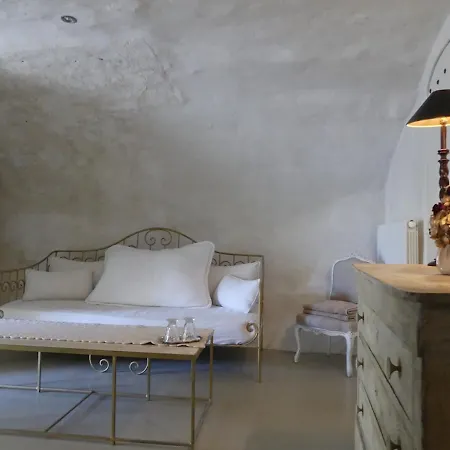 Les Vieux Murs 4*